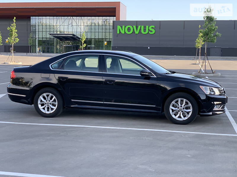Седан Volkswagen Passat 2017 в Києві