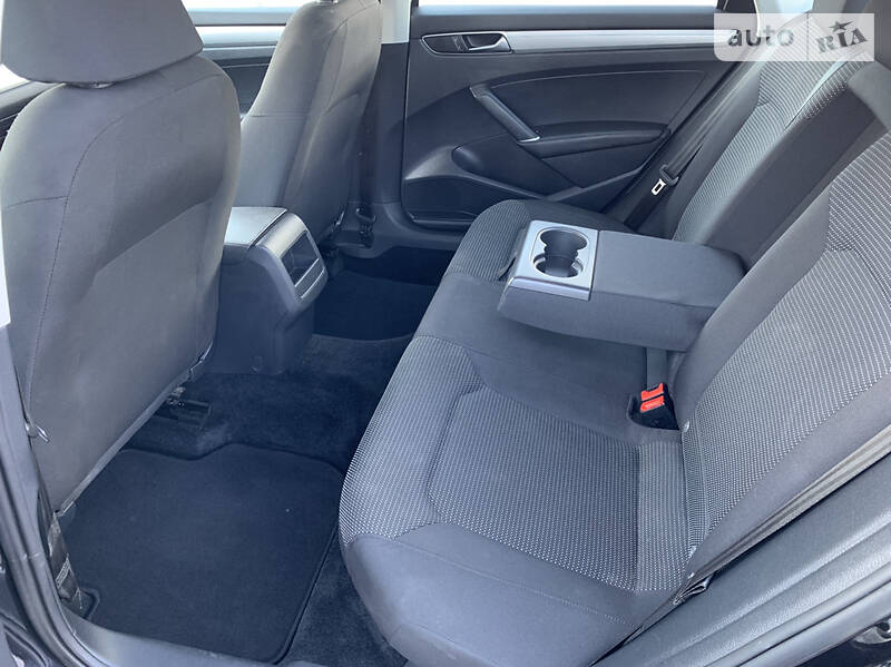 Седан Volkswagen Passat 2017 в Києві
