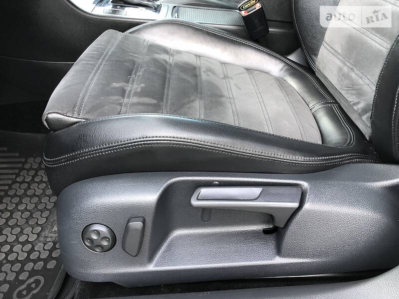 Універсал Volkswagen Passat 2010 в Львові фото 60 Універсал Volkswagen Passat 2010 в Львові