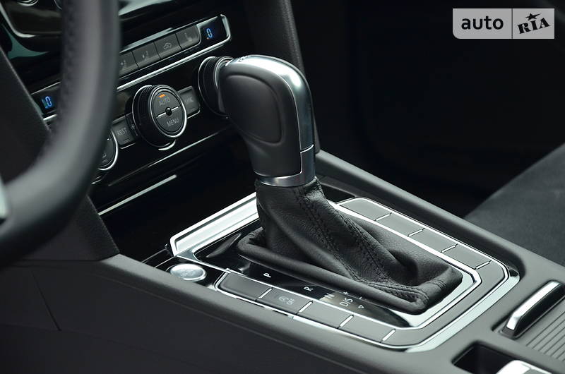 Універсал Volkswagen Passat 2015 в Луцьку