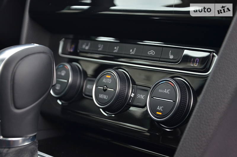 Універсал Volkswagen Passat 2015 в Луцьку