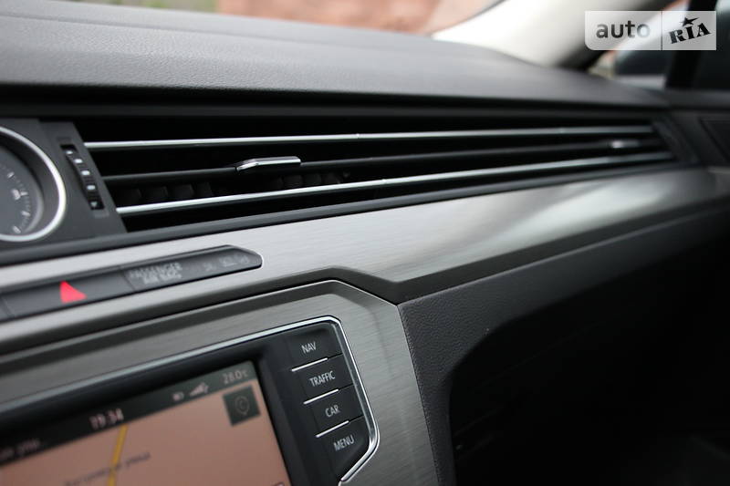 Універсал Volkswagen Passat 2016 в Рівному