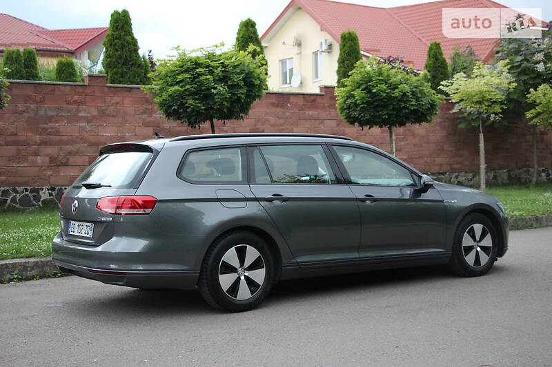 Універсал Volkswagen Passat 2016 в Рівному
