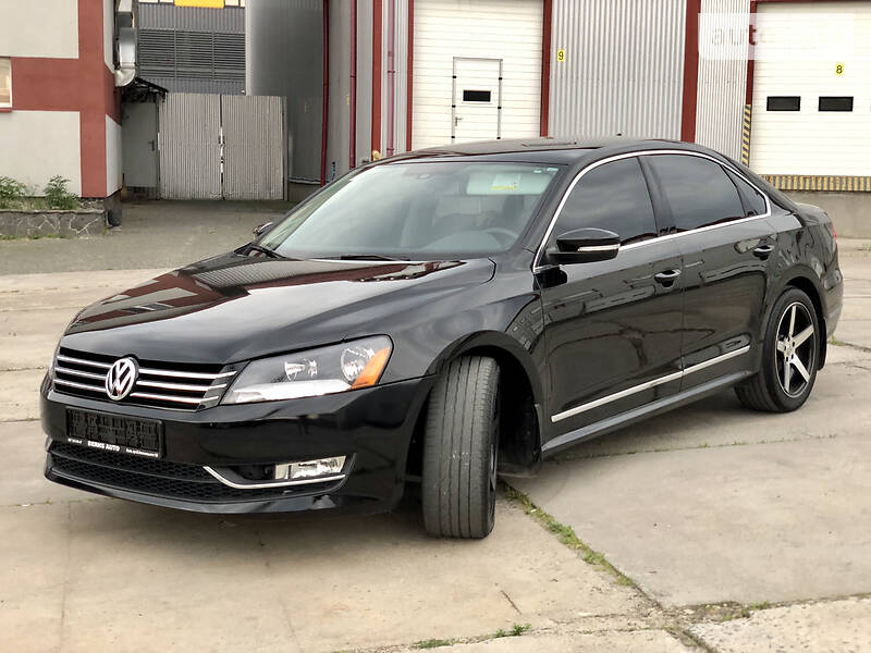 Седан Volkswagen Passat 2014 в Львові