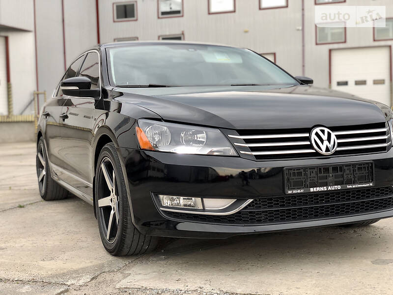 Седан Volkswagen Passat 2014 в Львові