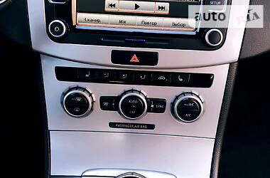 Седан Volkswagen Passat 2012 в 