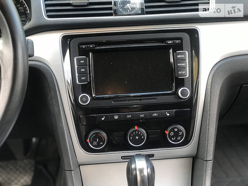 Седан Volkswagen Passat 2013 в Івано-Франківську