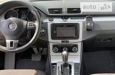 Універсал Volkswagen Passat 2013 в 
