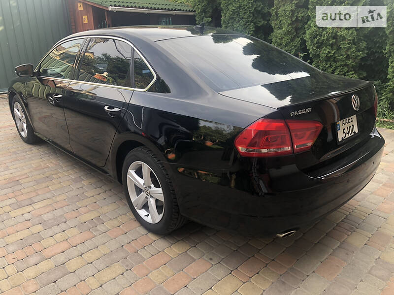 Седан Volkswagen Passat 2012 в Києві