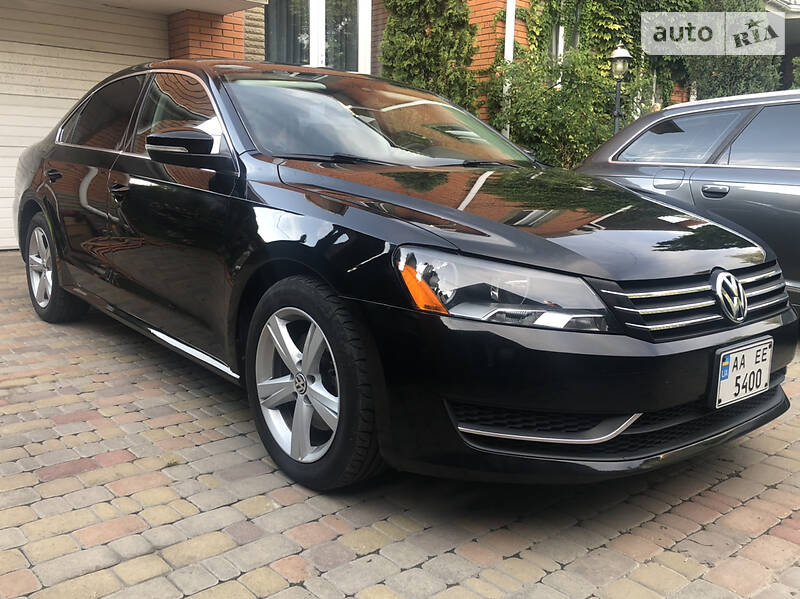 Седан Volkswagen Passat 2012 в Києві