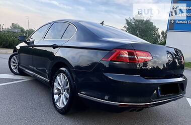 Седан Volkswagen Passat 2018 в Киеве