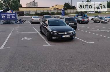 Седан Volkswagen Passat 2015 в Харькове