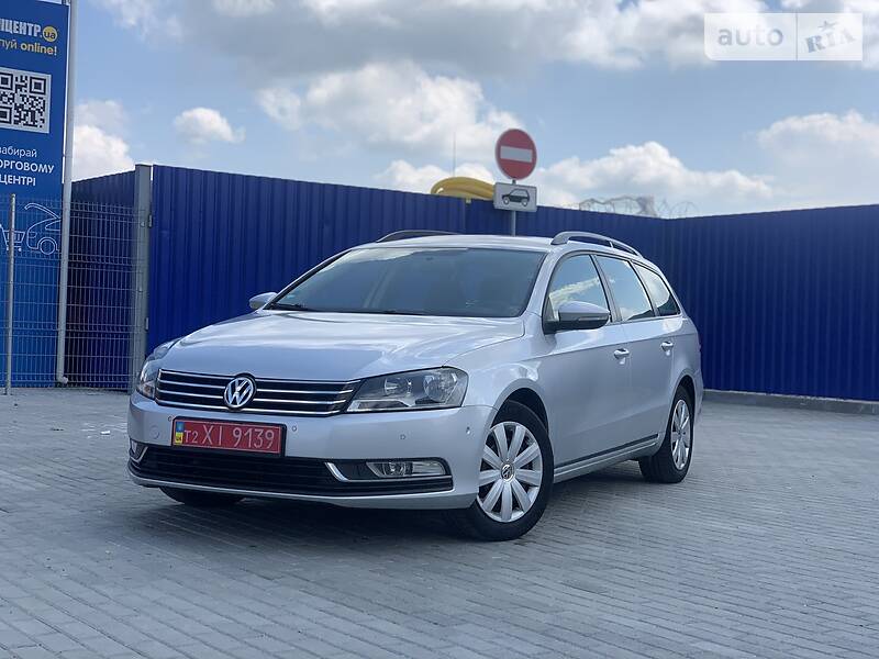 Універсал Volkswagen Passat 2012 в Івано-Франківську