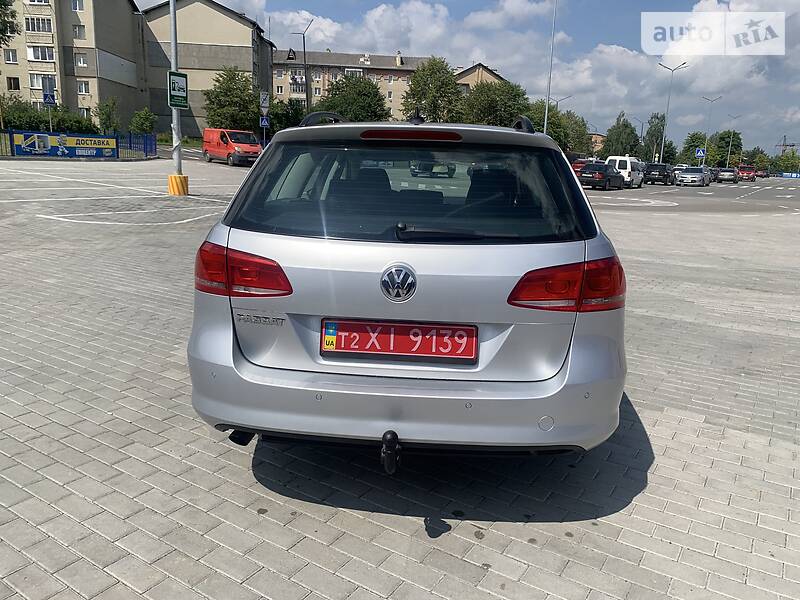 Універсал Volkswagen Passat 2012 в Івано-Франківську