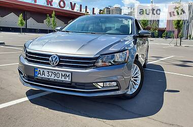 Седан Volkswagen Passat 2016 в Києві