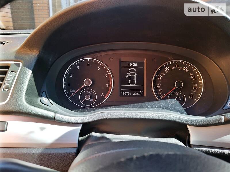 Седан Volkswagen Passat 2013 в Києві