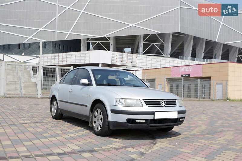 Седан Volkswagen Passat 1997 в Львове