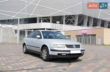 Седан Volkswagen Passat 1997 в 