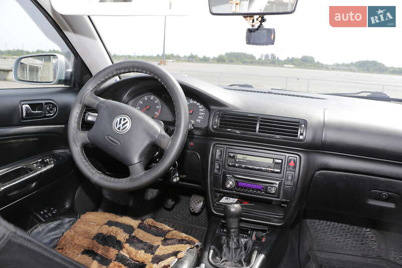 Седан Volkswagen Passat 1997 в Львове