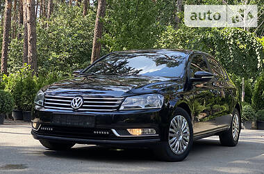 Седан Volkswagen Passat 2013 в Киеве