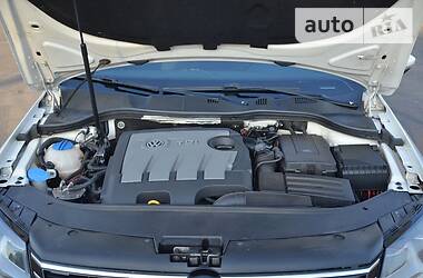 Універсал Volkswagen Passat 2013 в 