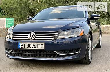 Седан Volkswagen Passat 2013 в Горішніх Плавнях