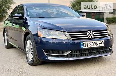 Седан Volkswagen Passat 2013 в Горішніх Плавнях