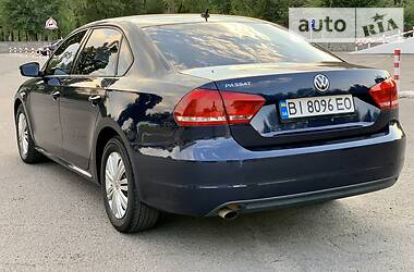 Седан Volkswagen Passat 2013 в Горішніх Плавнях