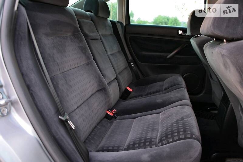 Седан Volkswagen Passat 2002 в Дрогобичі