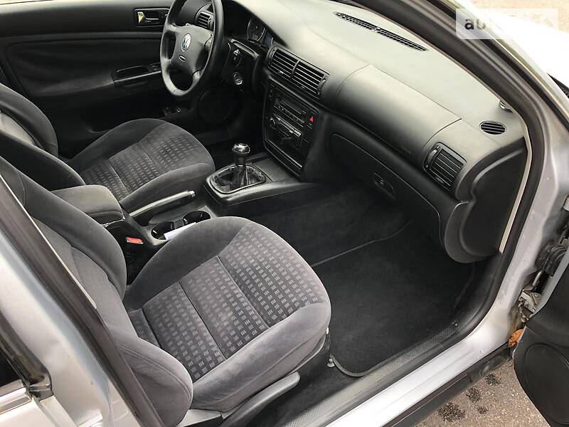Седан Volkswagen Passat 2001 в Рівному