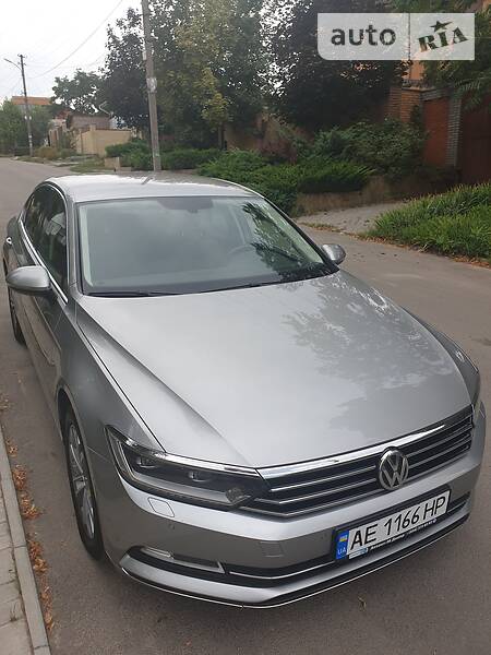Седан Volkswagen Passat 2015 в Дніпрі