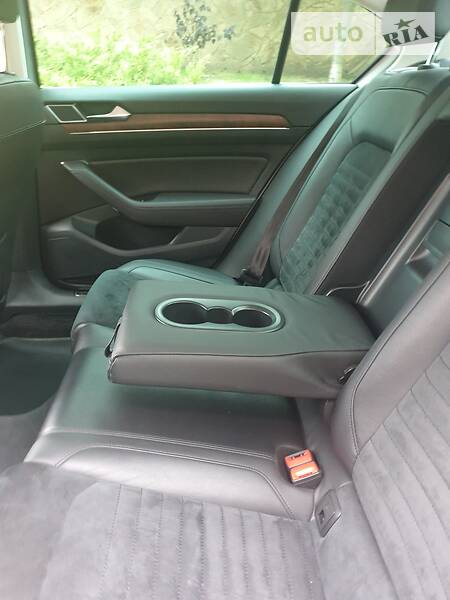 Седан Volkswagen Passat 2015 в Дніпрі