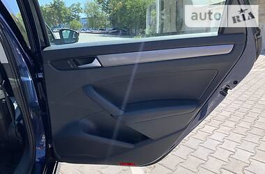 Седан Volkswagen Passat 2015 в 