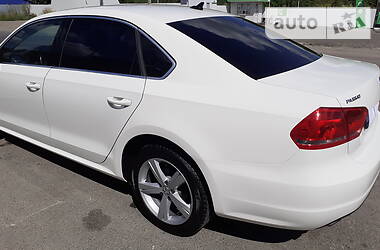 Седан Volkswagen Passat 2015 в Києві