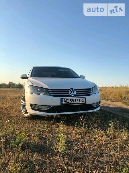 Седан Volkswagen Passat 2014 в Дніпрі фото 5 Седан Volkswagen Passat 2014 в Дніпрі