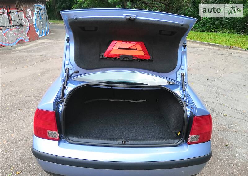 Седан Volkswagen Passat 1997 в Житомирі