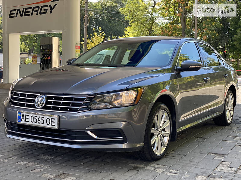 Седан Volkswagen Passat 2015 в 