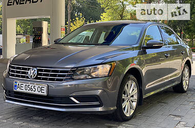 Седан Volkswagen Passat 2015 в 