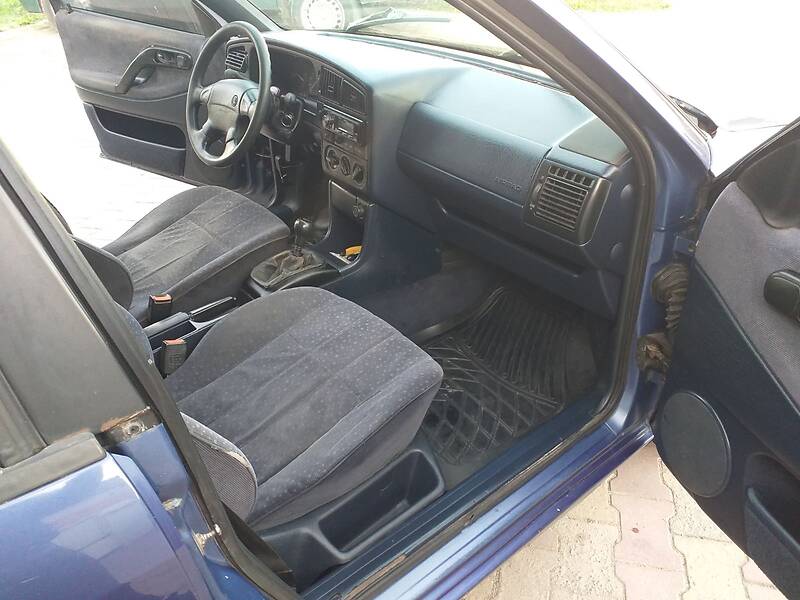 Універсал Volkswagen Passat 1994 в Теофіполі