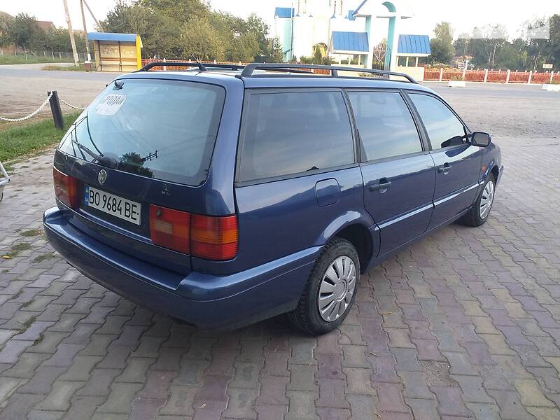 Універсал Volkswagen Passat 1994 в Теофіполі