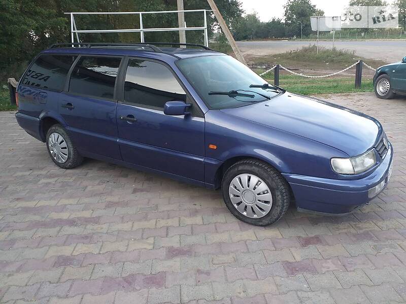 Універсал Volkswagen Passat 1994 в Теофіполі