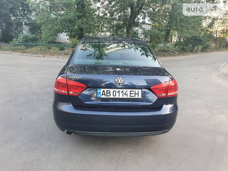 Седан Volkswagen Passat 2012 в Києві