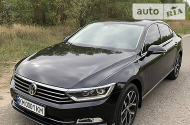 Седан Volkswagen Passat 2018 в Киеве