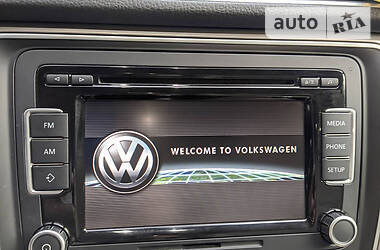 Седан Volkswagen Passat 2013 в Маріуполі