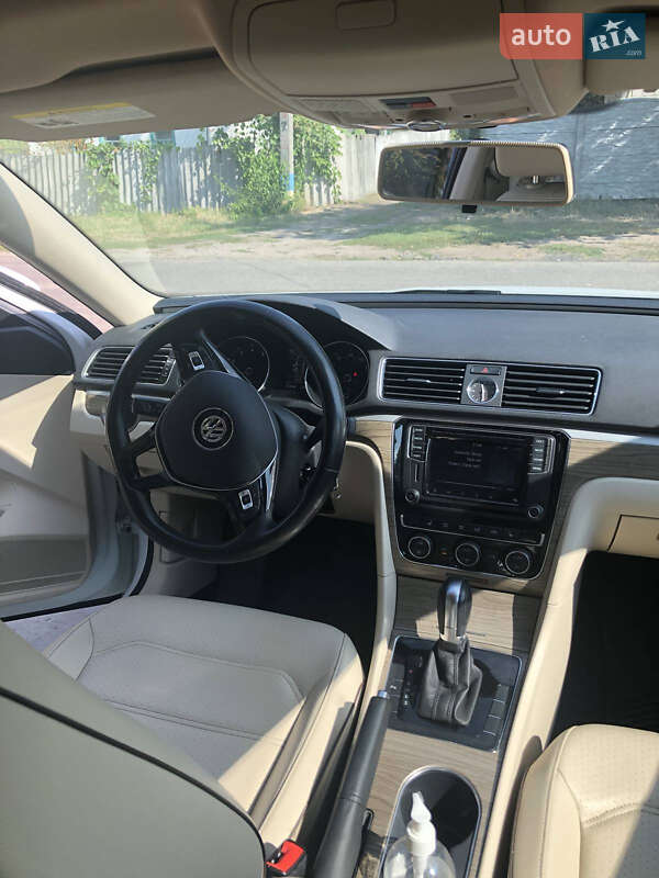 Седан Volkswagen Passat 2016 в Кременчуці