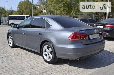 Седан Volkswagen Passat 2015 в Маріуполі