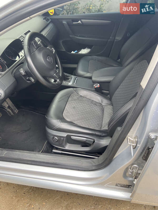 Универсал Volkswagen Passat 2011 в Рени