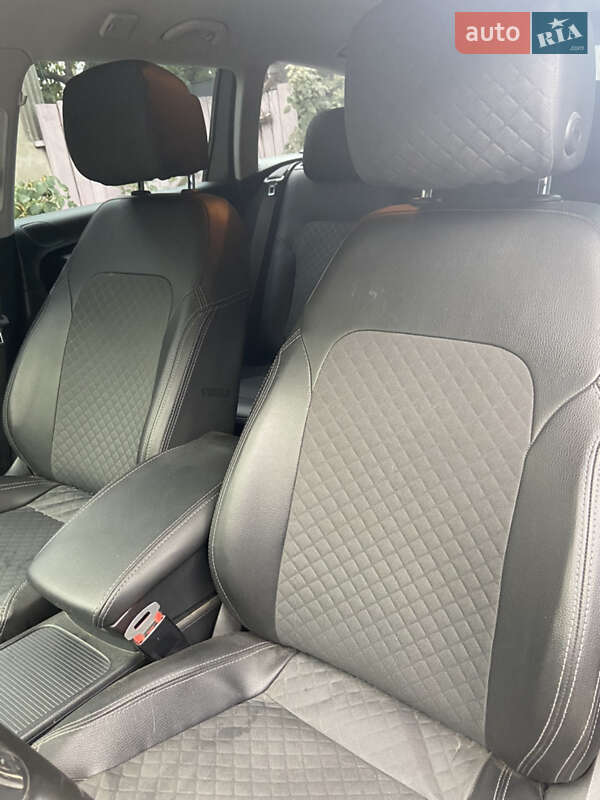 Универсал Volkswagen Passat 2011 в Рени