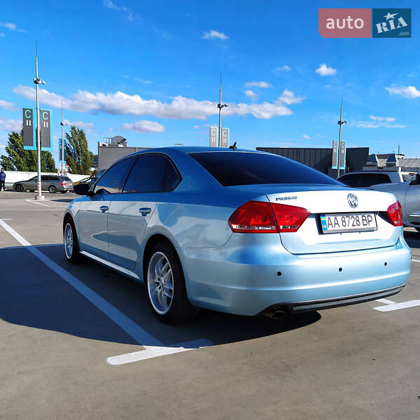 Седан Volkswagen Passat 2012 в Києві