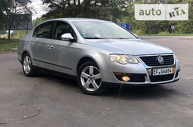 Седан Volkswagen Passat 2007 в Ровно